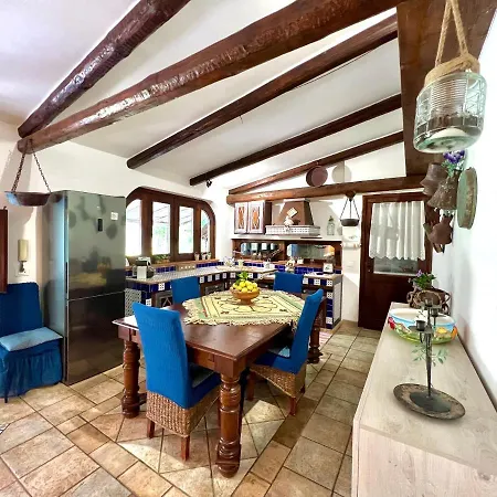 Esmeralda Villa Carini
