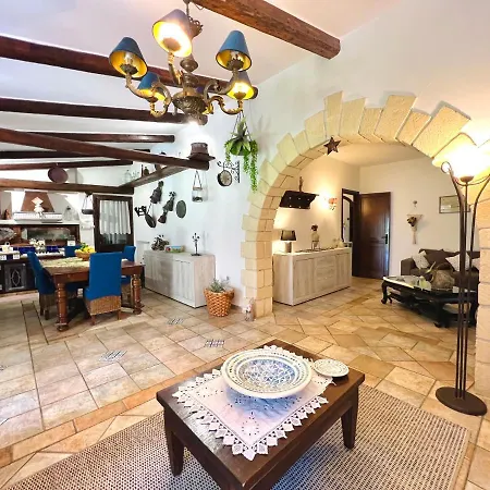 Esmeralda Villa Carini