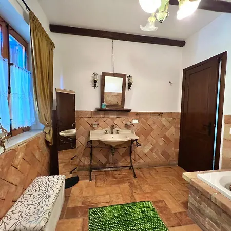 Esmeralda Villa Carini